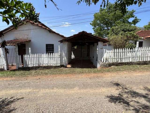 Casa para Venda em Pederneiras, Centro, 4 dormitórios, 2 banheiros, 1 vaga