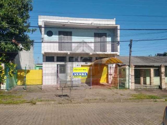 Vende loja comercial com excelente localização, próximo ao Zaffari Hípica. Loja possui 200m de área útil com 2 andares, terreno medindo 12x30. Ótimo para quem quer abrir uma creche ou geriatria. Não p