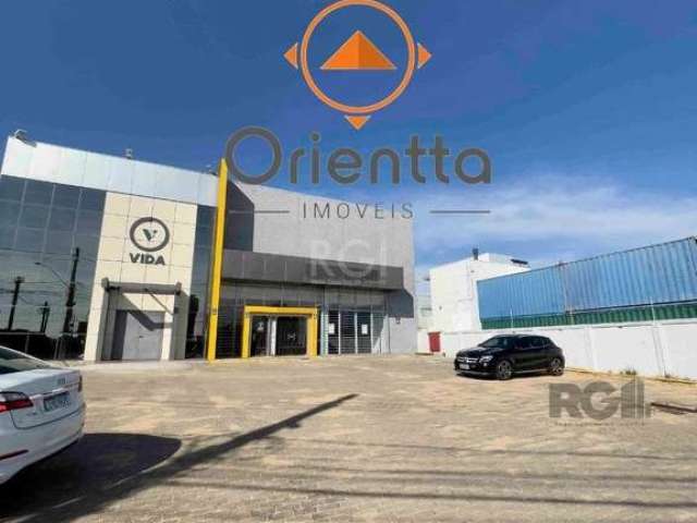 Orientta ALUGA!!! Ótima loja ideal para segmentos comerciais como lojas, agencias bancarias, clinicas. Está pronta para uso com piso de granito, forro de gesso no térreo já instalado, ar condicionado 