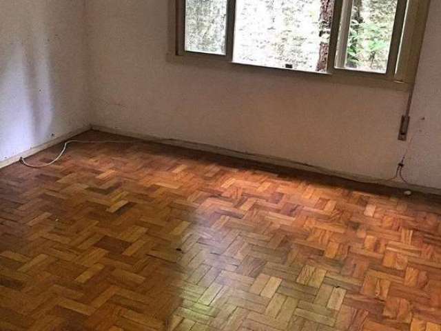 Apartamento na Barros Casal&lt;BR&gt;Apartamento de um dormitório reformado&lt;BR&gt;excelente localização.&lt;BR&gt;&lt;BR&gt;O bairro Floresta em Porto Alegre está próximo aos bairros Centro Históri