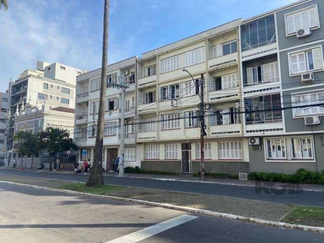 Apartamento , boa localização no Menino Deus, próximo a todos os recursos e facilidades do bairro 50 m², living com 2 ambiente, 2 dormitórios, banheiro social e área externa de serviço.&lt;BR&gt;Apart