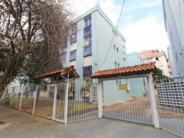 Apartamento térreo de 1 dormitório transformado em 2 dormitórios no bairro Passo da Areia em Porto Alegre. &lt;BR&gt;Dormitório grande, living (sala), banheiro social com ventilação direta, cozinha am