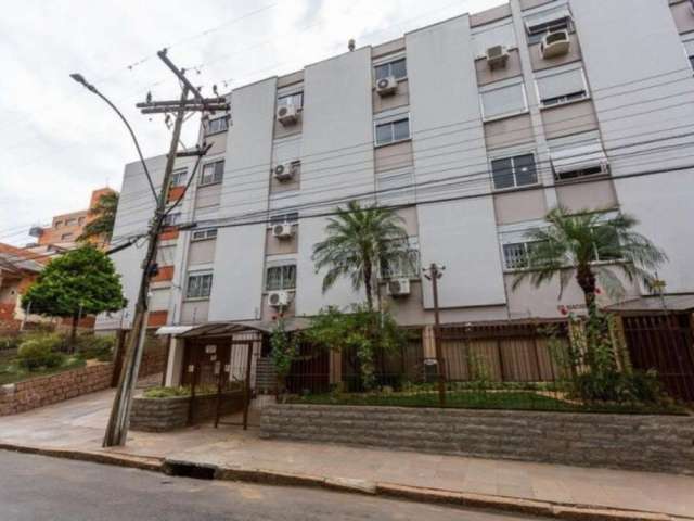 Apartamento no Bairro Petrópolis, de 2 dormitórios, living para 2 ambientes, cozinha, banheiro social com box de vidro. Condomínio com salão de festas, bicicletário, câmeras de monitoramento, vaga rot