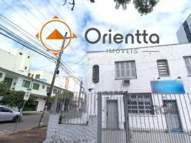 Imobiliária Orientta ALUGA apartamento com 3 dormitórios, 2 banheiros, 2 salas amplas, 01 escitório, cozinha com armário, área coberta com churrasqueira, vaga para 01 carro. 01 ar condicionado split e