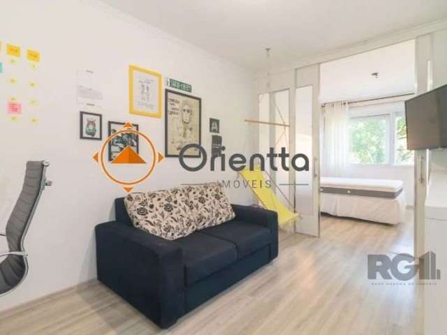 Imobiliária Orientta ALUGA EXCELENTE APARTAMENTO MOBILIADO, COZINHA PLANEJADA, LIVING AMPLO, LAVABO, ESPAÇO PARA ÁREA DE SERVIÇO E 1 VAGA DE GARAGEM. ALUGUEL R$ 3250,00 CONDOMÍNIO 200,00 IPTU 50,00. A