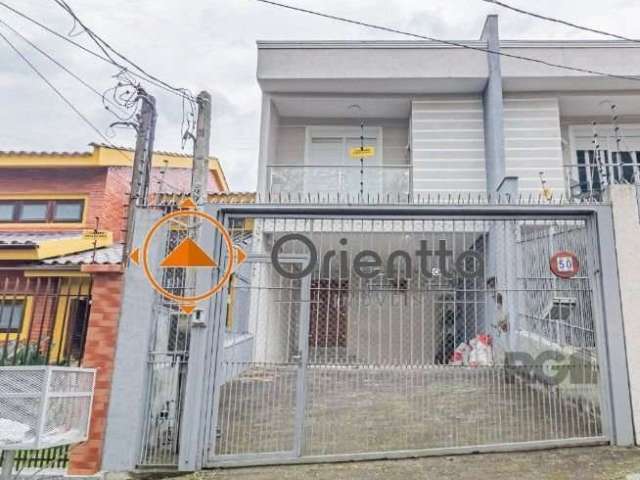 Imobiliária Orientta ALUGA Casa em alvenaria, 2 pavimentos, 3 dormitórios, sendo 1 suite, dormitório casal com sacada, cama de casal, armários sob medida, ar condicionado split, 1 banheiros sociais, 1