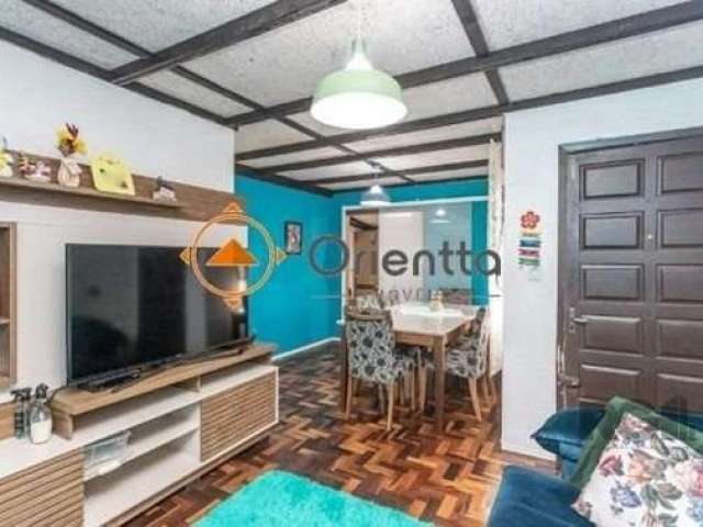 Imobiliária ORIENTTA ALUGA maravilhosa Casa com 3 dormitórios,  95m² e 2 vagas de garagem, no Bairro Jardim Leopoldina em Porto Alegre.&lt;BR&gt;&lt;BR&gt;Imóvel conta com living para 2 ambientes com 