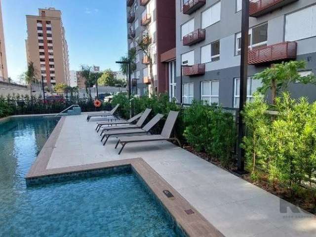 Apartamento studio com 1 dormitorio para comprar, possui 27 m2, andar alto com vista permanente, &lt;BR&gt;&lt;BR&gt;Semi mobiliado, fechadura digital.&lt;BR&gt;&lt;BR&gt;Prédio com piscina , lavander