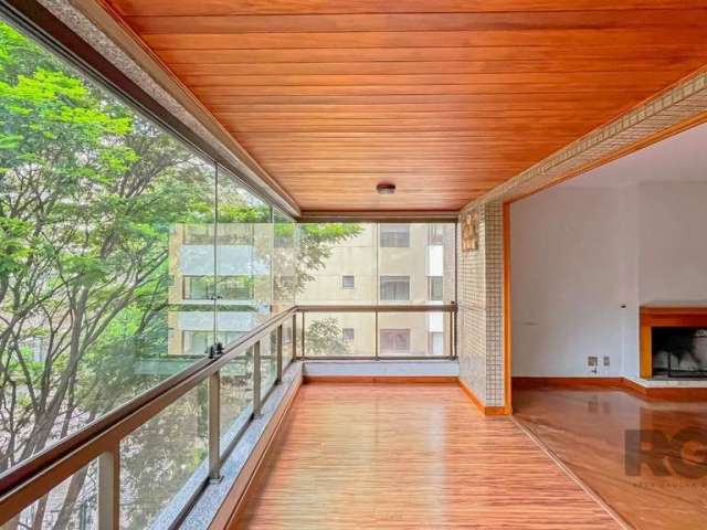 Apartamento à Venda na Nobre Região do Petrópolis - Porto Alegre&lt;BR&gt;Área Privativa: 176m² | 3 Dormitórios (1 Suíte Master) | 2 Vagas de Garagem&lt;BR&gt;&lt;BR&gt;Características do Imóvel:&lt;B