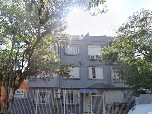 Apartamento todo reformado nas imediações da Protásio Alves, bairro Rio Branco, Porto Alegre - RS, 2 dormitórios, living, banheiro social, cozinha e área de serviço separada. Um lance de escada. Apart