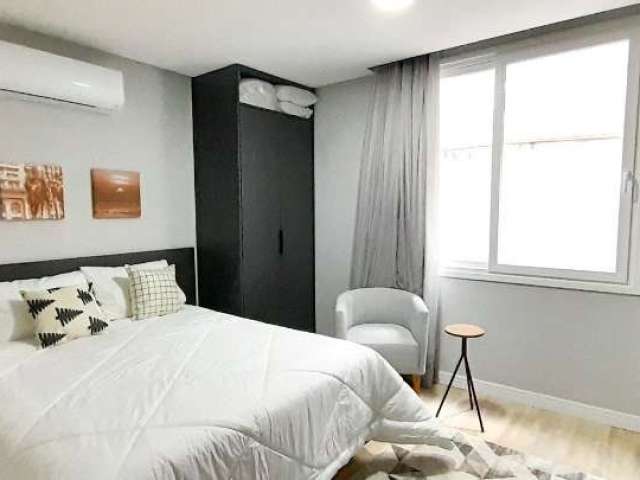 Studio a venda com 21,41 m2  no edif. Town , imovel  aconchegante 1 quarto , bem equipado , armários embutidos no quarto , armários na cozinha sob medida, geladeira inclusa ,  &lt;BR&gt;prédio com inf