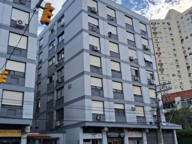 Excelente oportunidade de investimento em apartamento à venda no Ed. Bento Gonçalves, localizado na Avenida Bento Gonçalves, Partenon, Porto Alegre. Com 2 dormitórios, 2 banheiros, 67m² de área privat