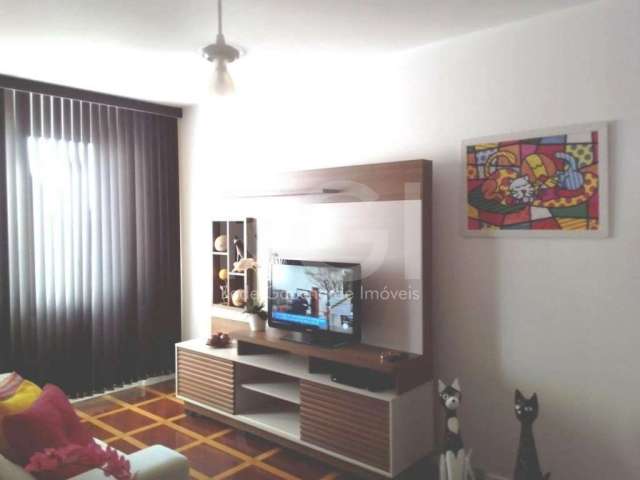 Vende! Impecável apartamento no bairro Glória.1 dormitório, living 2 ambientes, cozinha, área de serviço, banheiro social, sol da manhã. Ótimo edifício com salão de festas, jardim, Portaria 24h. Próxi