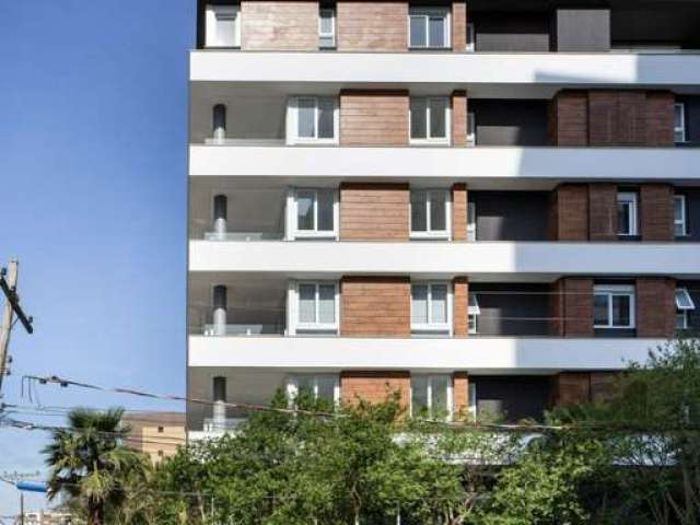 Luxuoso Apartamento à Venda com Vista Panorâmica para o Guaíba&lt;BR&gt;&lt;BR&gt;Este sofisticado apartamento oferece uma experiência incomparável de conforto e estilo, com uma localização privilegia