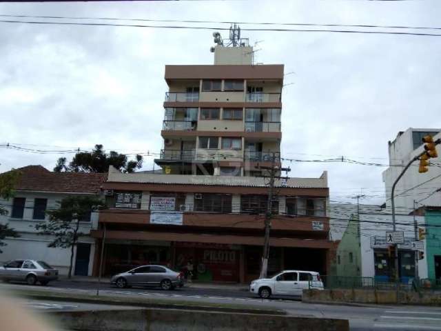 Apartamento localizado no bairro Partenon, com 42m² no 5º andar. Imóvel com 01 dormitório sendo 01 suite, sala de estar/jantar, sacada, cozinha, banheiro social, área de serviço e pisos em cerâmica e 