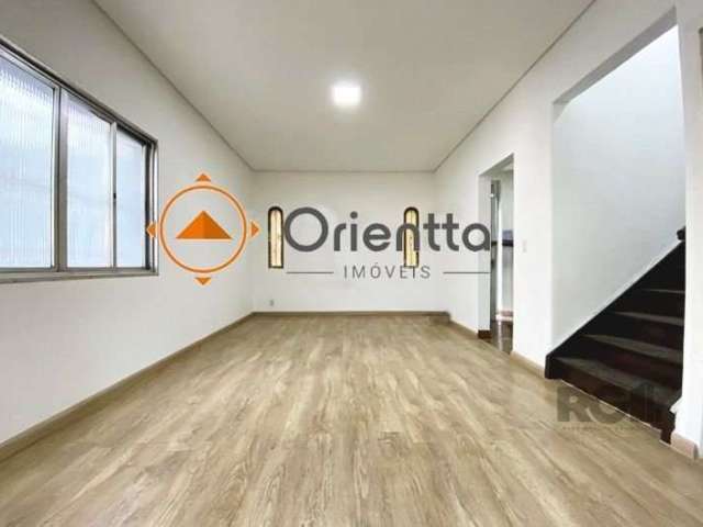 Imobiliária Orientta Imóveis ALUGA CASA residencial com 160m², localizada no bairro Bom fim. &lt;BR&gt;Imóvel possui 3 dormitórios, sendo 1 deles suíte, living 2 ambientes com piso laminado, sala de e