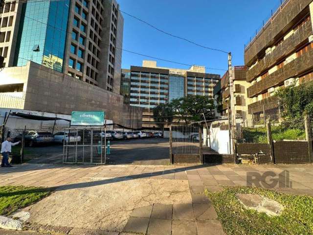 Exclusividade! Privilegiado Terreno na Av. Carlos Gomes para Comprar.&lt;BR&gt;Localização estratégica, no polo corporativo da cidade de Porto Alegre. Defronte ao Mãe de Deus Center, possui 27,37 metr