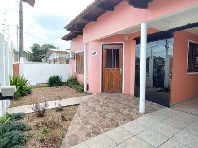 Casa com 3 dormitorios, sendo 1 suite, sala cozinha, 3 banheiros, garagem coberta , espaço com churrasqueira nos fundos do patio, murada e com grades na frente. imovel em otimo estado de conservação p