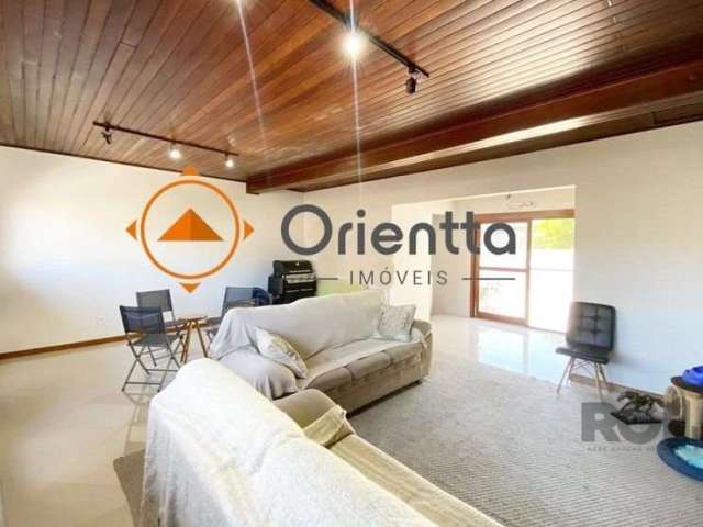 Imobiliária Orientta ALUGA!&lt;BR&gt;CASA RESIDENCIAL, 4 DORMITÓRIOS, 2 SUÍTES COM SACADA&lt;BR&gt;Amplo imóvel com 4 quartos (2 suítes) e 5 banheiros, ideal para quem busca conforto e praticidade. Lo