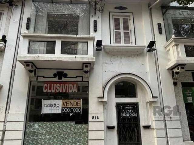 COMPRE E REFORME ESTA MARAVILHOSA CASA NO MOINHOS DE VENTO , RUA HILARIO ,  MELHOR PONTO DE PORTO ALEGRE.&lt;BR&gt;&lt;BR&gt;Localização:&lt;BR&gt;A casa está situada no melhor bairro de Porto Alegre,