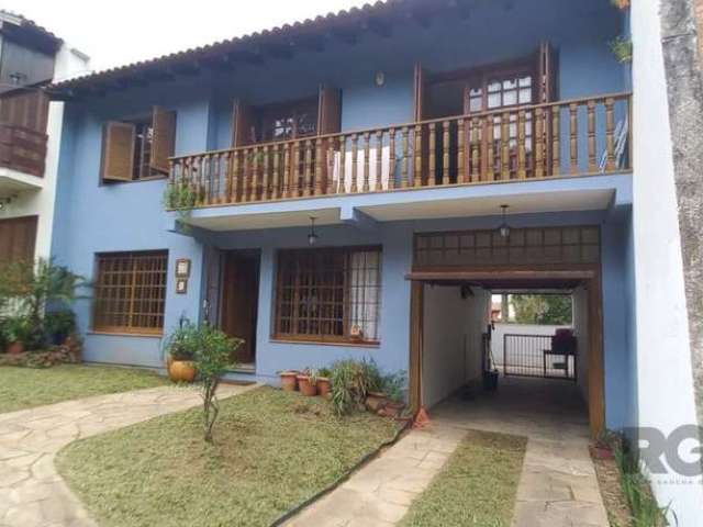 Casa com 4 dormitórios no bairro Jardim Isabel &lt;BR&gt;&lt;BR&gt;Ótima casa reformada rescentemente com recuo ajardinado e pátio nos fundos. &lt;BR&gt;&lt;BR&gt;Térreo com living em dois ambientes b