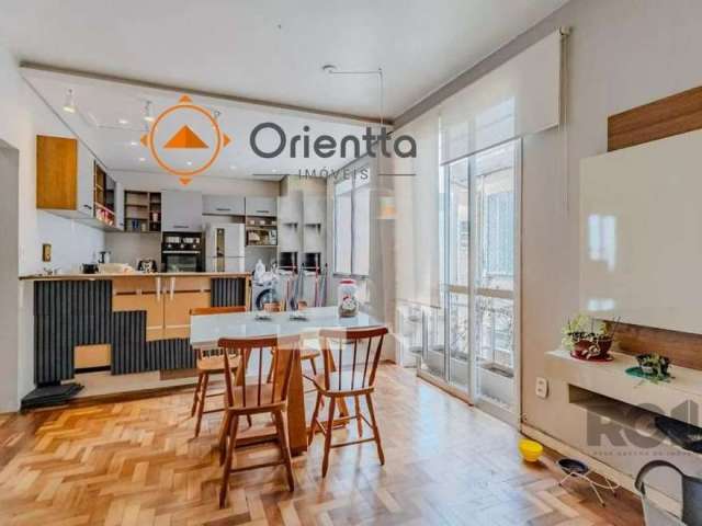 Imobiliária Orientta ALUGA APARTAMENTO SEMIMOBILIADO,  COM 2 DORMITÓRIOS, 1 BANHEIRO E SEM VAGA DE GARAGEM. Localizado em um dos bairros mais tradicionais de Porto Alegre.  ALUGUEL R$ 2750,00 CONDOMÍN