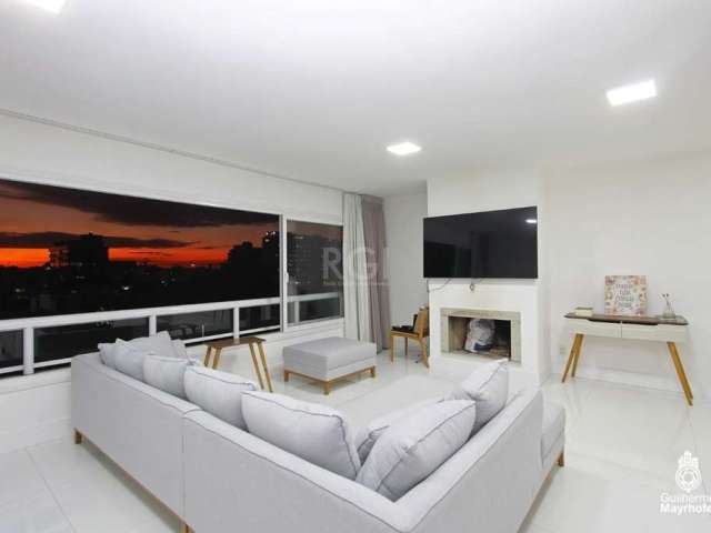 Apartamento 159m²,  Grand Park Eucaliptos 4 suítes, transformada em 3 Suites, lareira e churrasqueira com vista para o mais lindo por do sol . Semi Mobiliado.&lt;BR&gt;Na sala de estar contamos com um