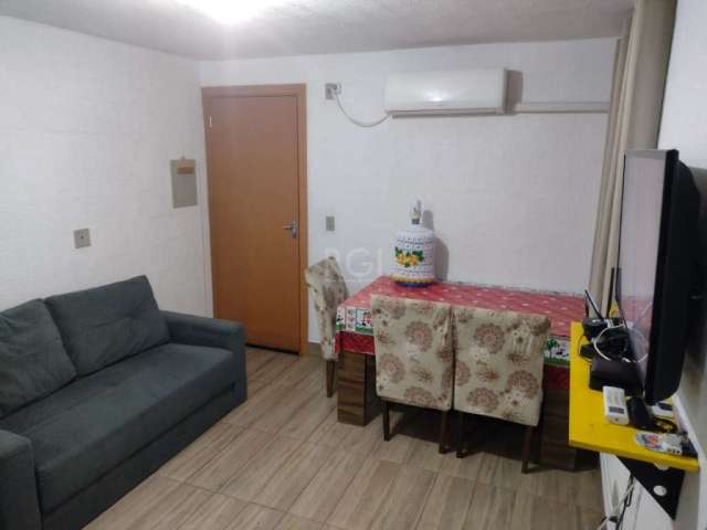 Excelente apartamento Térreo com 02 dormitórios, living  estar e jantar, banheiro social com box, cozinha e área de serviço conjugada - 01 vaga de garagem -   &lt;BR&gt;Transporte coletivo em frente, 