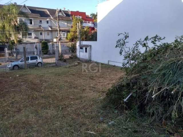 Terreno no bairro Chácara das Pedras com 11M frente x 39M fundos, plano em rua calma.