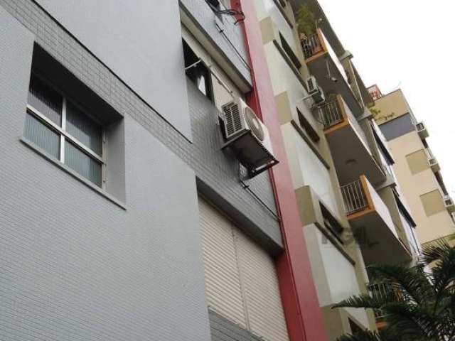 Excelente apartamento à venda com 93,42m² privativos no bairro Santana. São 03 dormitórios/quartos, sendo uma suíte, amplo living, 02 quartos amplos, banheiro social,  suíte com banheiro privado, cozi