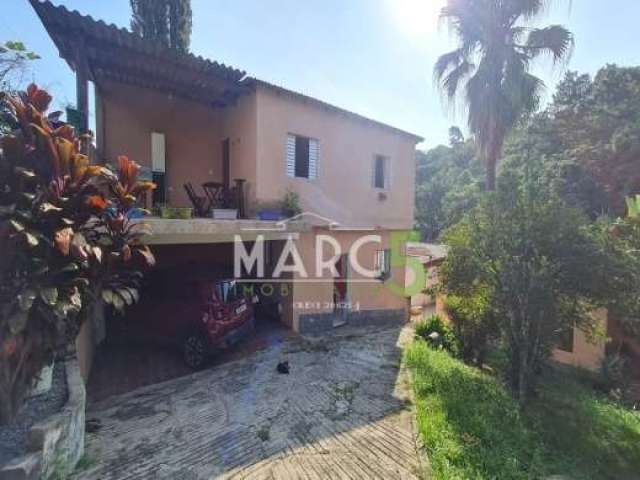 Casa com 3 quartos à venda na Rua Maria Helena, Vila Ferreira, Arujá, 232 m2 por R$ 800.000