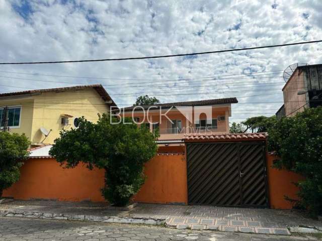 Casa com 5 quartos à venda na Vereador Eduardo Bertino de Vasconcelos, --, Vila Muriqui, Mangaratiba, 520 m2 por R$ 670.000