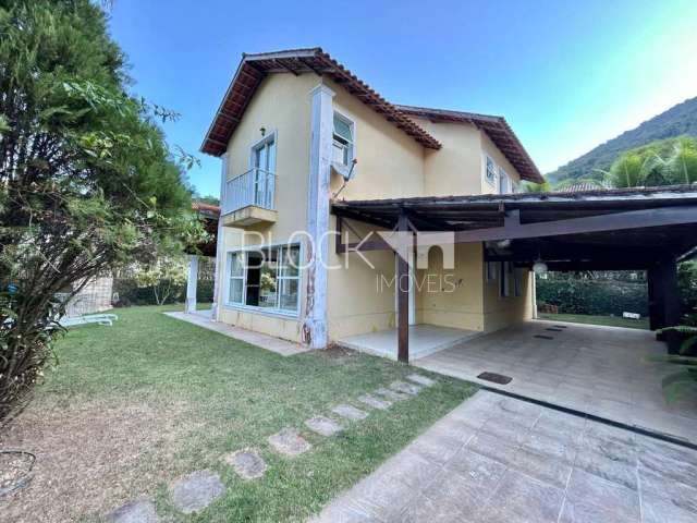 Casa em condomínio fechado com 4 quartos à venda na Estrada dos Bandeirantes, --, Vargem Grande, Rio de Janeiro, 210 m2 por R$ 1.200.000