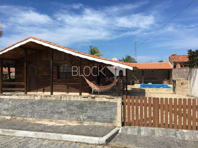 Casa em condomínio fechado com 3 quartos à venda na Avenida James Mendonça Clark, --, Pontinha, Araruama, 320 m2 por R$ 395.000