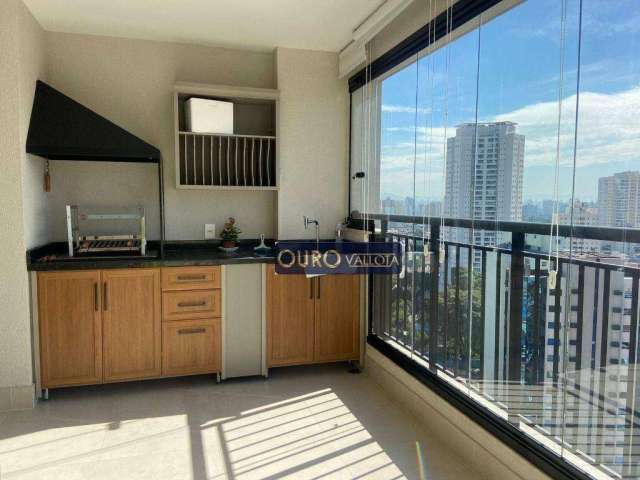 Apartamento na Mooca  de 86m² com varanda gourmet envidraçada c/ churrasqueira e pia.