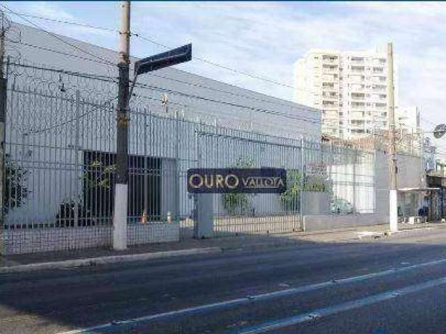 Galpão com 898m²