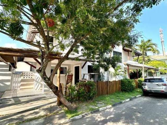 Casa em Condomínio para Venda em Lauro de Freitas, Centro, 4 dormitórios, 3 suítes, 4 banheiros, 2 vagas