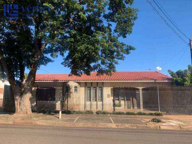 Casa à venda no Jardim Iguaçu, em Maringá.