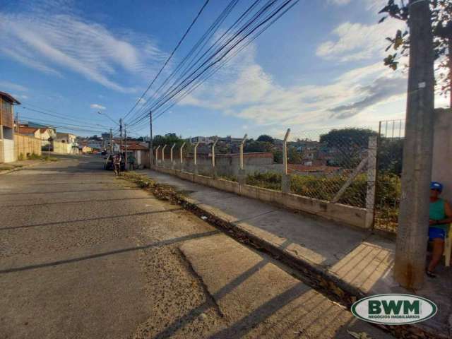 Terreno a venda no bairro Mineirão, um bairro consolidado e tradicional em Sorocaba. Com toda infraestrutura necessária para construção de imóvel come