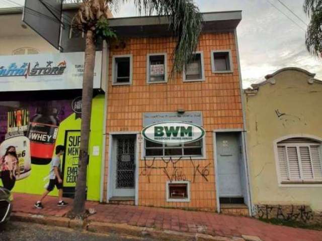 Casa venda na Rua Artur Gomes, no centro da cidade, ideal para atividade comercial na parte inferior e residencial na superior. ( sobrado), com entrad