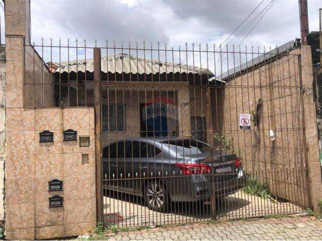 Terreno com 2 casas antigas 275m² a venda na Vila Regente Feijó