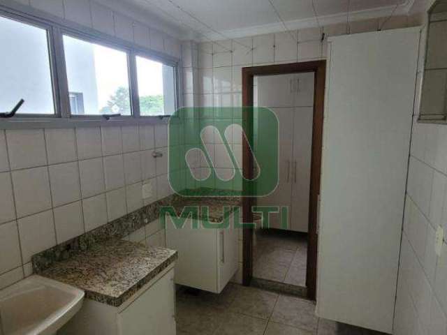 Apartamento com 3 quartos à venda no Tibery, Uberlândia  por R$ 450.000