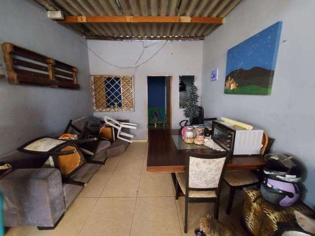 Casa com 2 quartos à venda no Planalto, Uberlândia  por R$ 250.000