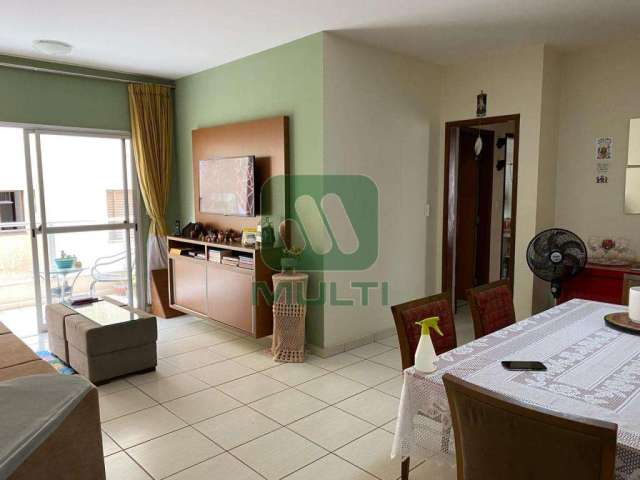 Apartamento com 1 quarto à venda no Jardim Finotti, Uberlândia  por R$ 500.000