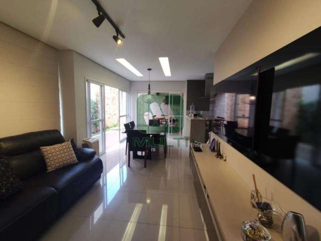 Casa em condomínio fechado com 3 quartos à venda no Granja Marileusa, Uberlândia  por R$ 1.300.000
