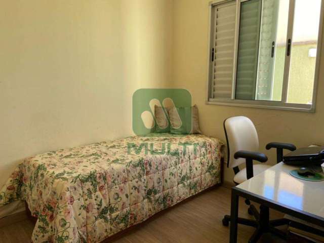 Apartamento com 3 quartos à venda no Tabajaras, Uberlândia  por R$ 700.000