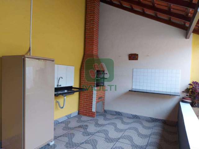 Casa com 3 quartos à venda no Mansour, Uberlândia  por R$ 420.000