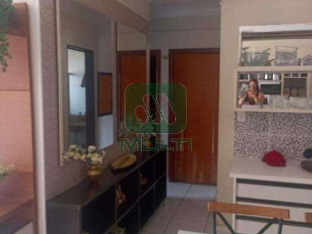 Casa com 3 quartos à venda no Jardim Botânico, Uberlândia  por R$ 450.000