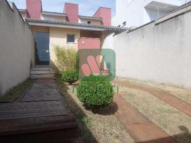 Casa com 2 quartos à venda no Jardim Colina, Uberlândia  por R$ 450.000