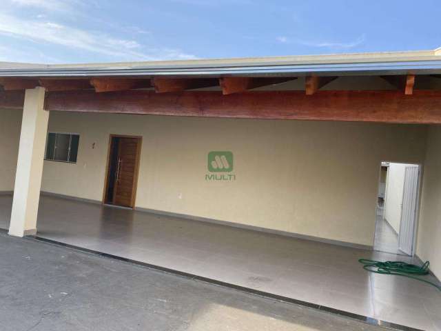 Casa com 2 quartos à venda no Jardim Europa, Uberlândia  por R$ 600.000